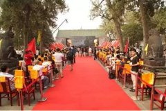  【为羽筹模】何润东现场采访视频 《关云长》手 